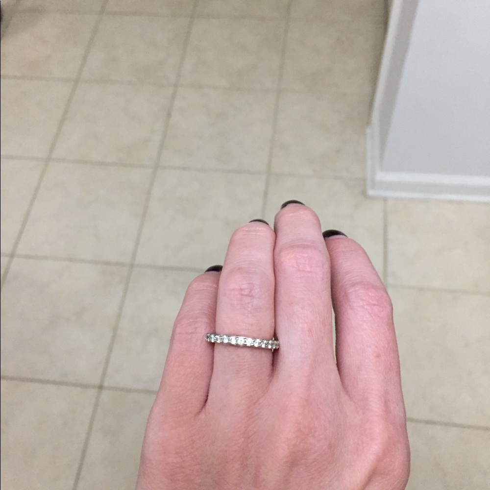Vera Wang ring - Picture 5 of 5